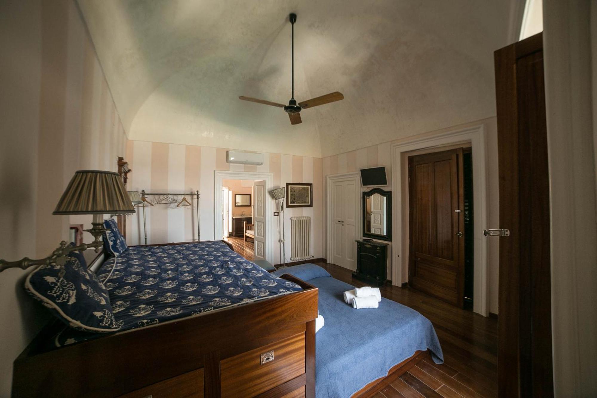 Вілла 4 Balconi House-San Gregorio Palazzo Unico Vista Mare Галліполі Екстер'єр фото